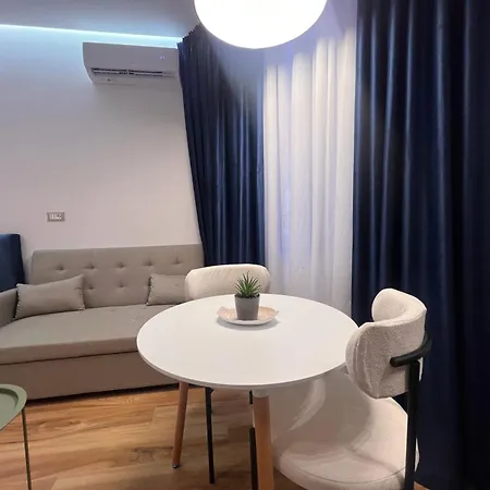 לינה וארוחת בוקר Mery Center